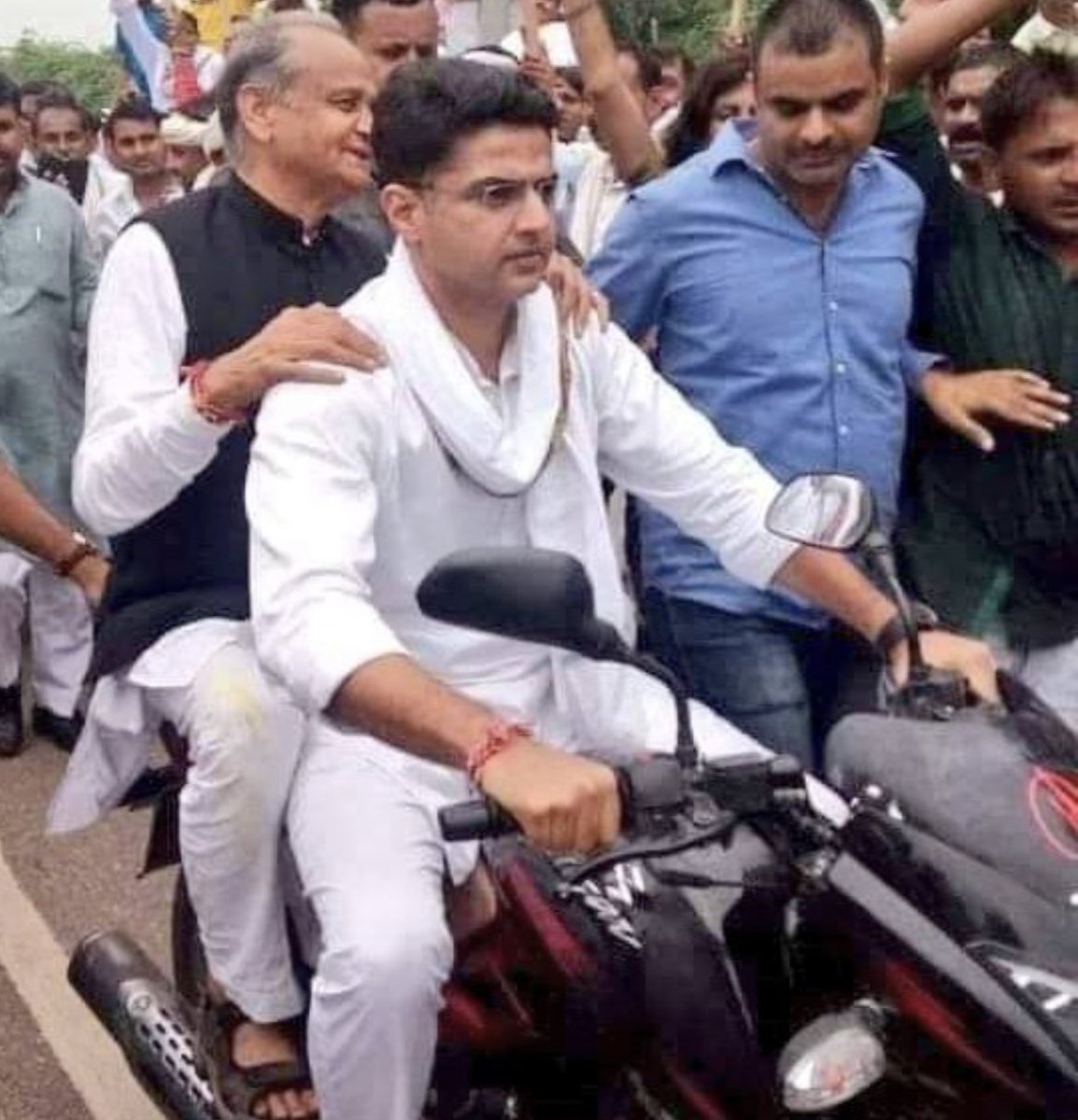 वक्त की माँग