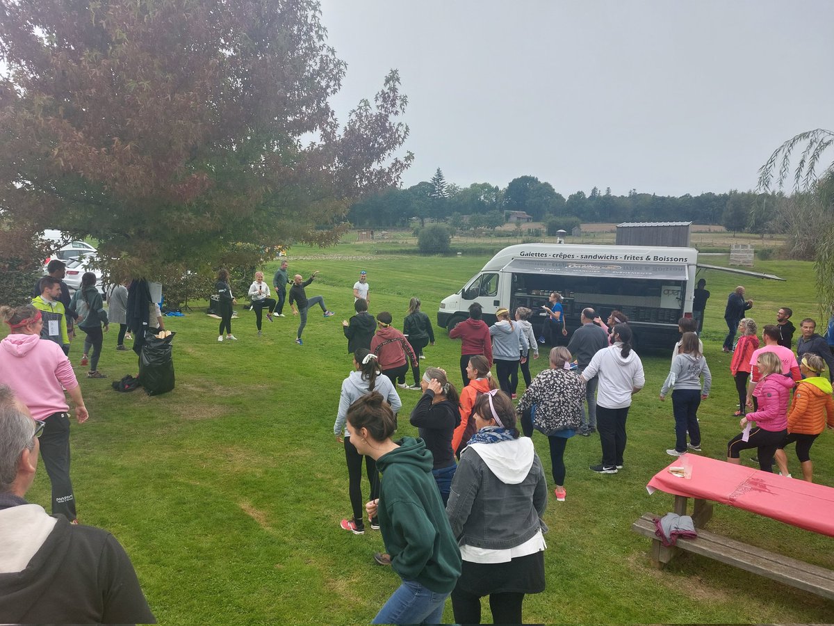 Journée de cohésion des agents de la CC de l'Ernée. Bonne humeur, saine émulation: un beau moment. Merci aux organisateurs, à tous les participants, à l'acceuil de la commune de St Denis de Gastines.
