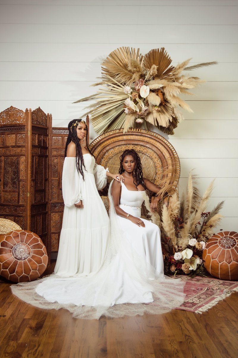 FiftyFlowerscom's tweet photo. Love neutrals? This brilliant look was designed by @lesloevents 
Using varieties of Anthurium, Orchids, and Pampas Grass to make one of the most elegant neutral wedding pallets we've seen yet! 

Read the full flower breakdown below!
https://t.co/Iey7GDulUW https://t.co/OWuE6K1O6U