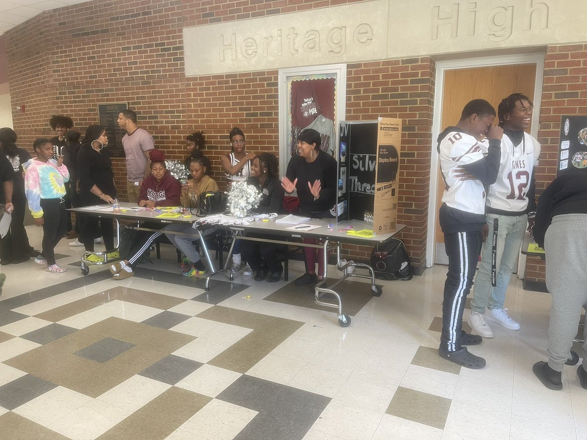 _canesathletics's tweet photo. @HeritageHS Hurricanes are #GettingConnected to #Athletics today during lunches. https://t.co/U3kGh0UMzU