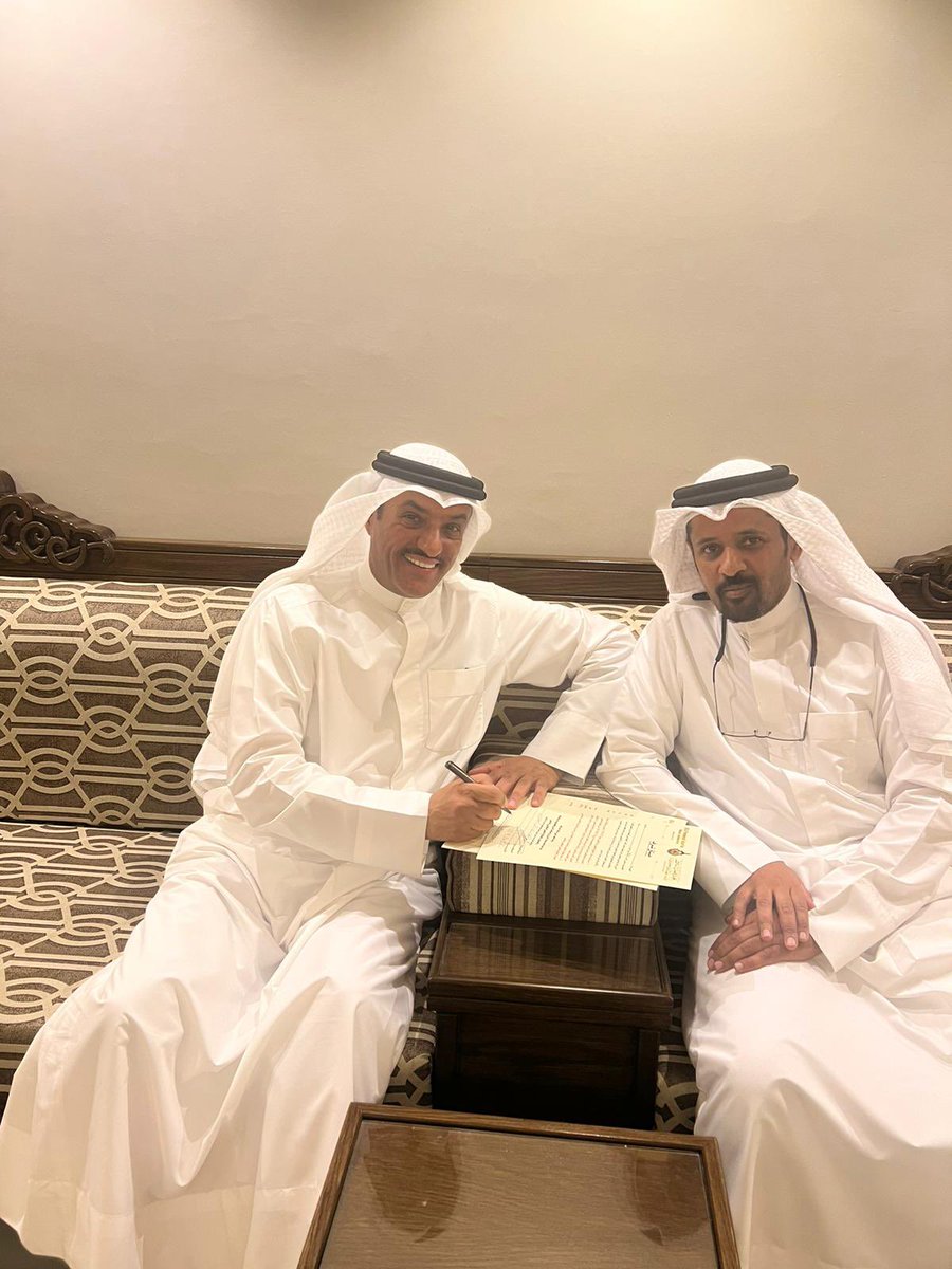 Mohammedharbiq8's tweet photo. تشرفت بتوقيع ميثاق شرف القطاع 
ونؤكد دعمنا الكامل لإتحاد عمال البترول في مطالبهم العمالية ونرفض المساس بحقوقهم

#القطاع_النفطي https://t.co/n3PO4sZ1Ew