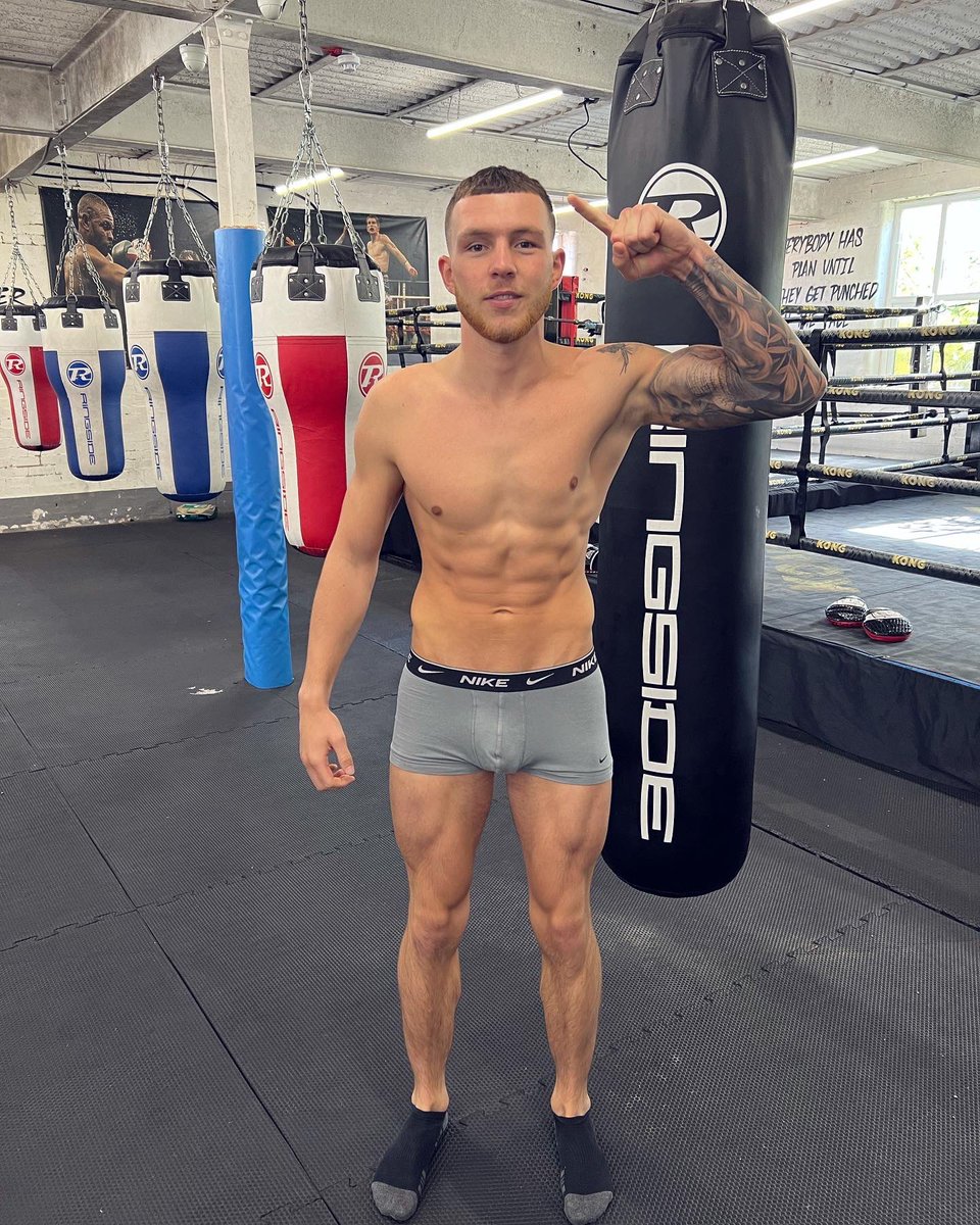 GoldsmithBrad's tweet photo. Weigh in ✅

Fight night 🔜

Roll on tomorrow 🤩
@CarlGreavesPro https://t.co/v5XDFW7kUf
