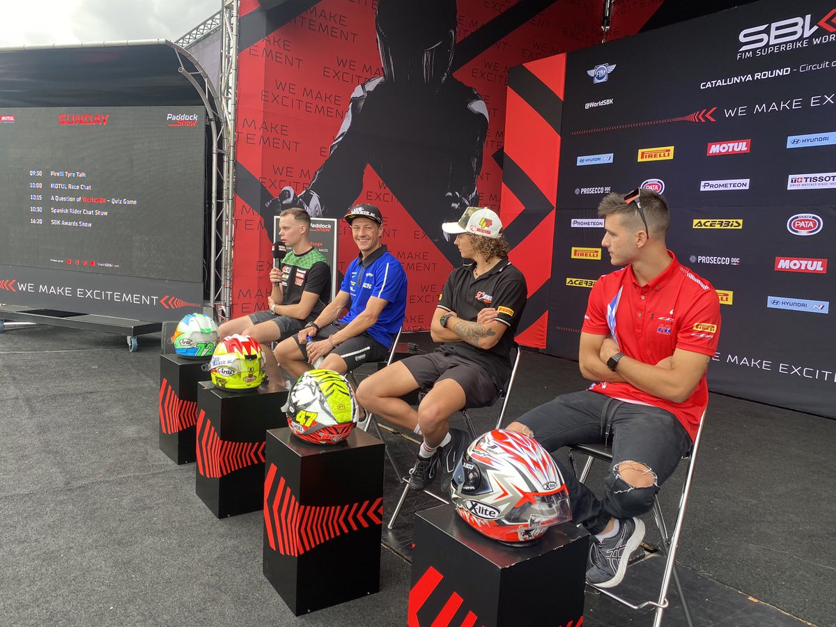 mhillofficial's tweet photo. So much fun today at the Opening Day Show with @victorsteeman, @DomiAegerter77, @axel47bassani and @LecuonaIker 

Lecuona is apparently swapping gloves 🧤 for 🥩 with a fan 😂 #CatalanWorldSBK https://t.co/5Dq47EOoYD