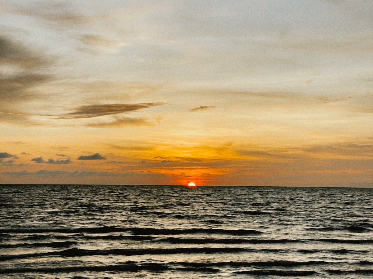 ktlgnio's tweet photo. play Sunsets with u 🥰🥰 #charlang https://t.co/8NGIWqtVrM