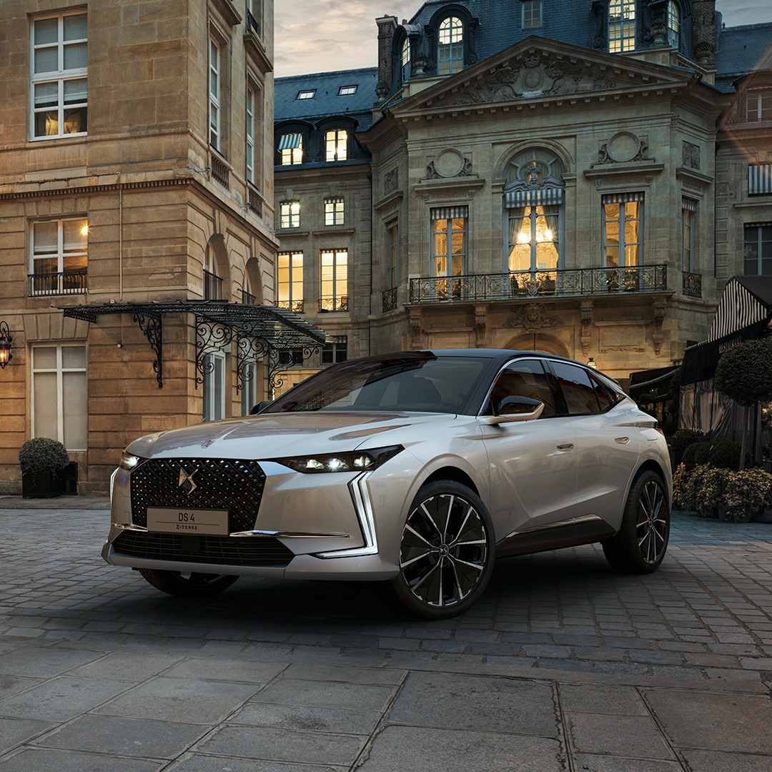 MotorFK's tweet photo. DS 4 E-TENSE è il connubio perfetto di fascino parigino, French Savoir-Faire e raffinatezza. #DSAUTOMOBILES #SpiritOfAvantgarde #motorfrance https://t.co/lRhiRYyodm