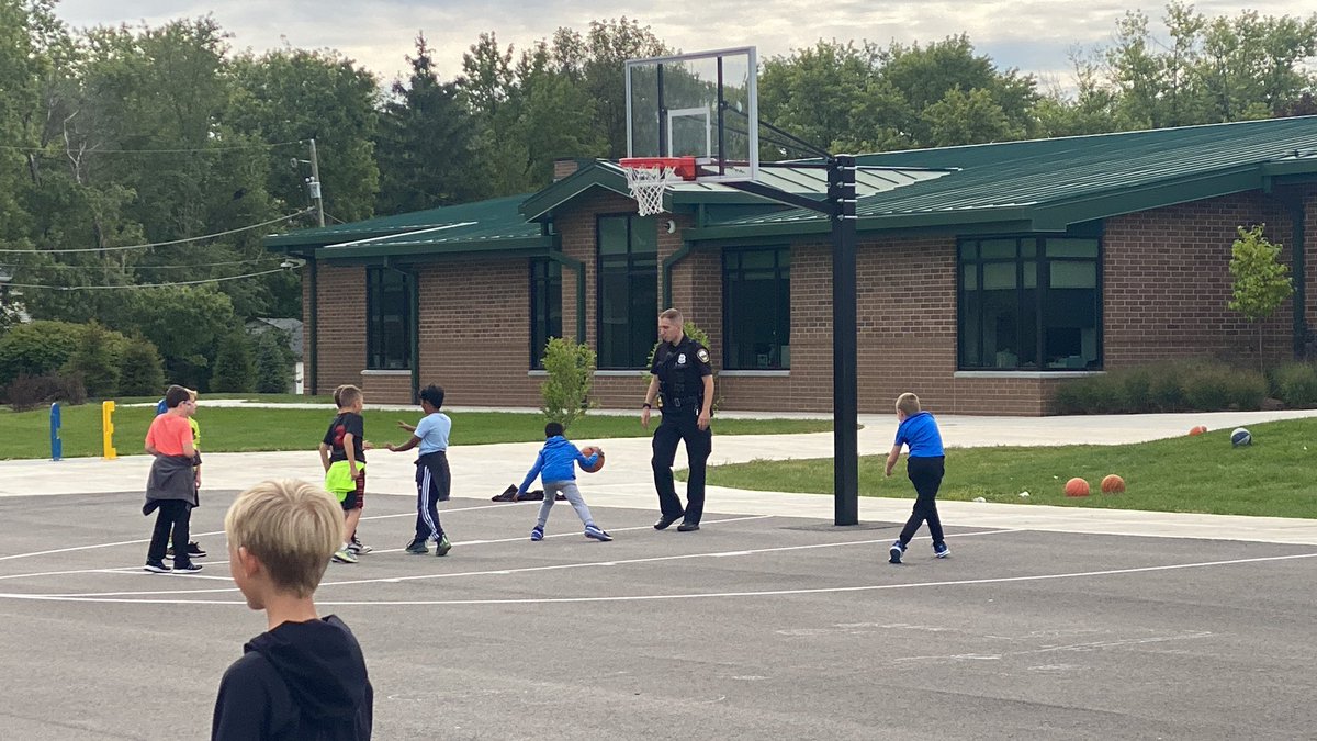 Kristen Selm tweet media