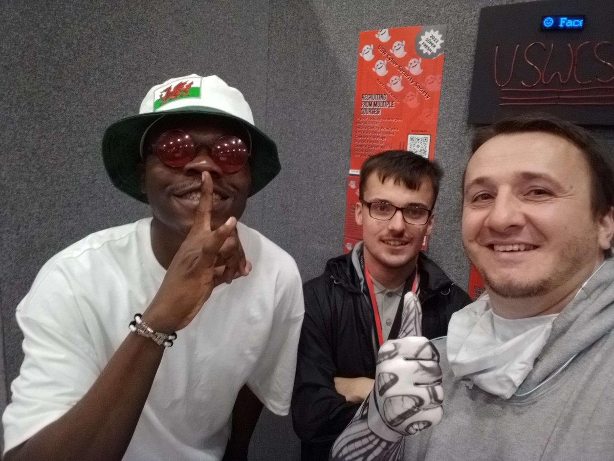 Busy week for #uswfreshers week for all! Stickers running late 28th sept! Was wonderful to meet people in the freshers fair this Tuesday and also in the UV party afterwards, I feel like sleeping for a week! 
Look forward to what this year brings! Stay HUD out there people 🙂