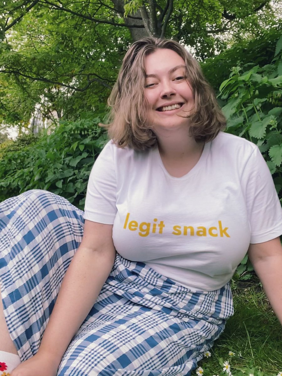 ktlxngls's tweet photo. happy by visibility day one and all. please enjoy the gayest clothes i own 💙💜 https://t.co/FsiVYsMCA5