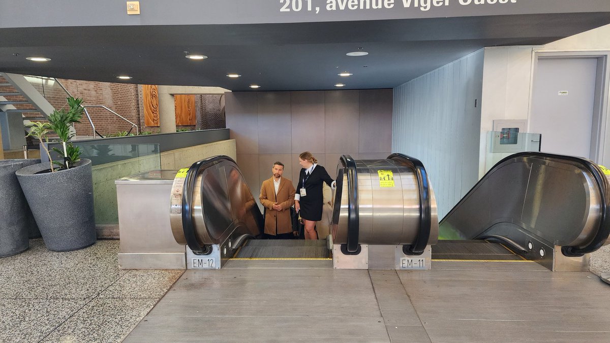 FQMenligne's tweet photo. @GNadeauDubois arrive au Palais des congrès de Montréal.

Il s'adressera tout à l'heure aux participants de notre 80e Congrès annuel.

#CongresFQM #polqc #electionqc https://t.co/8gzrMXA6hE