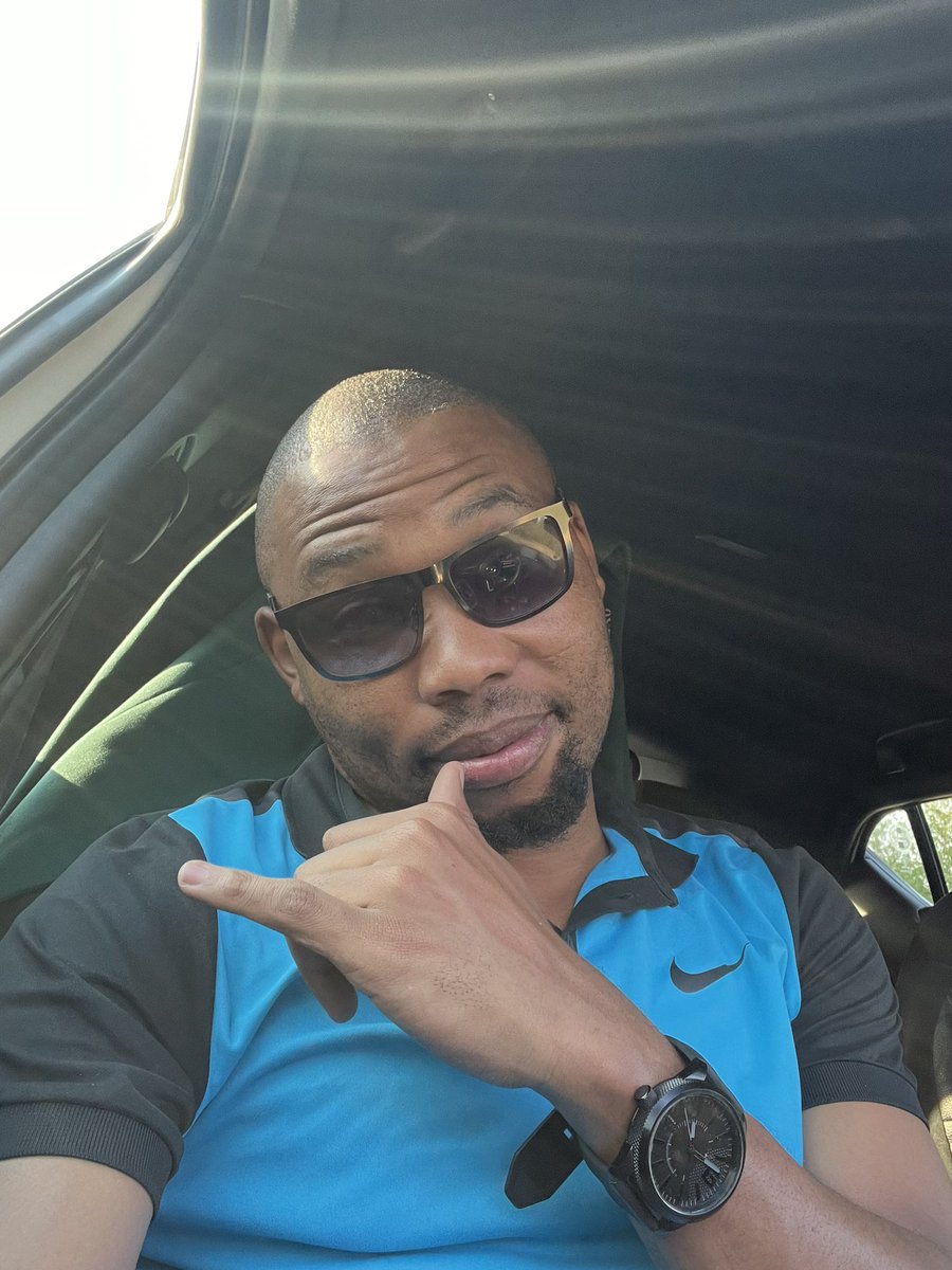 Mahlatse_Mogale's tweet photo. Happy Friday. Modimo a le dire ka go loka 😊🫶🏼 https://t.co/AapJfiqVNv