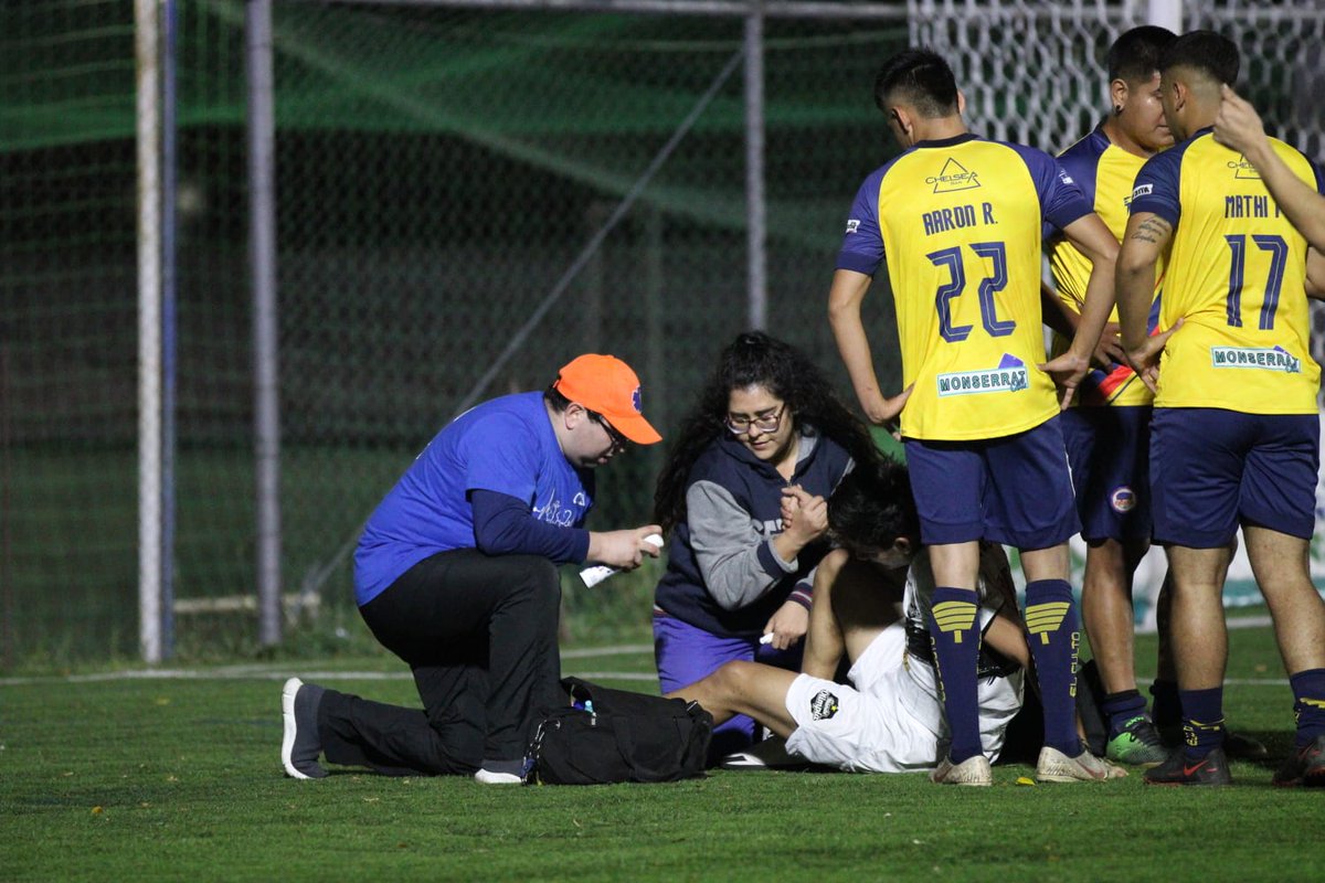 AleyZoeM's tweet photo. CSA. Responde en la mejor #Liga @ligadetuiteros https://t.co/ZJoytAh9k9