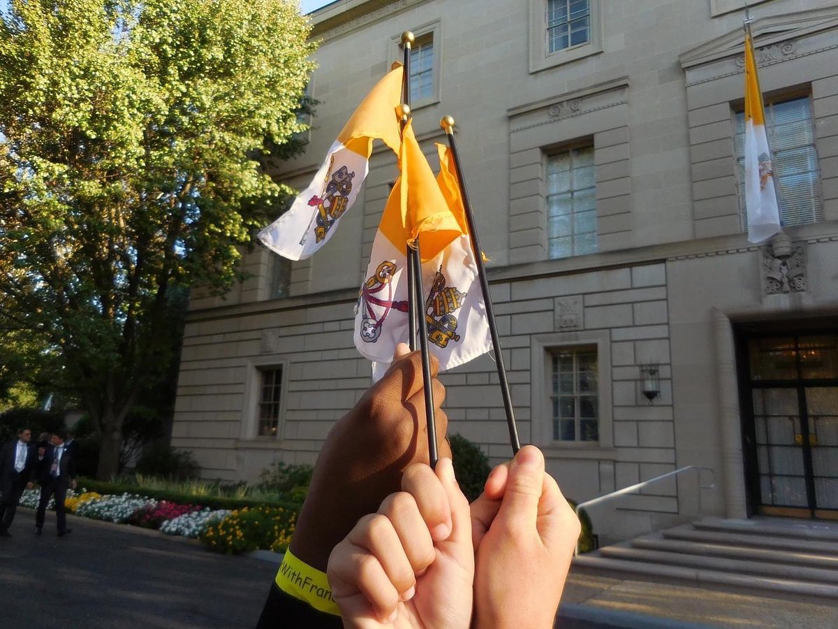 STA_Brookland's tweet photo. Seven years ago today a few dozen lucky St. Anthony students accompanied Mr. Thomasian to greet Pope Francis at the Papal Nunciature. Blessed memories!
#STABrookland #CCABlessed #AdwcommUnity https://t.co/GDjjuO9OoQ