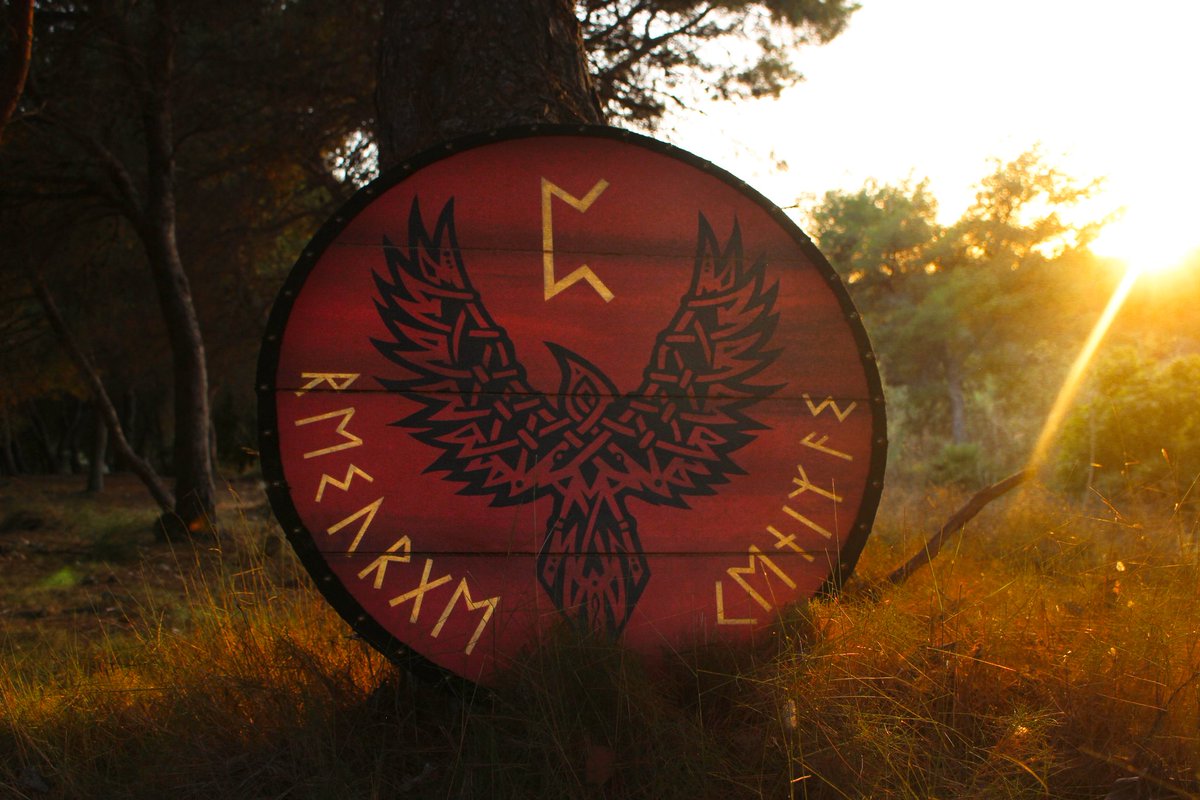 𝖊𝖛𝖞 tweet media