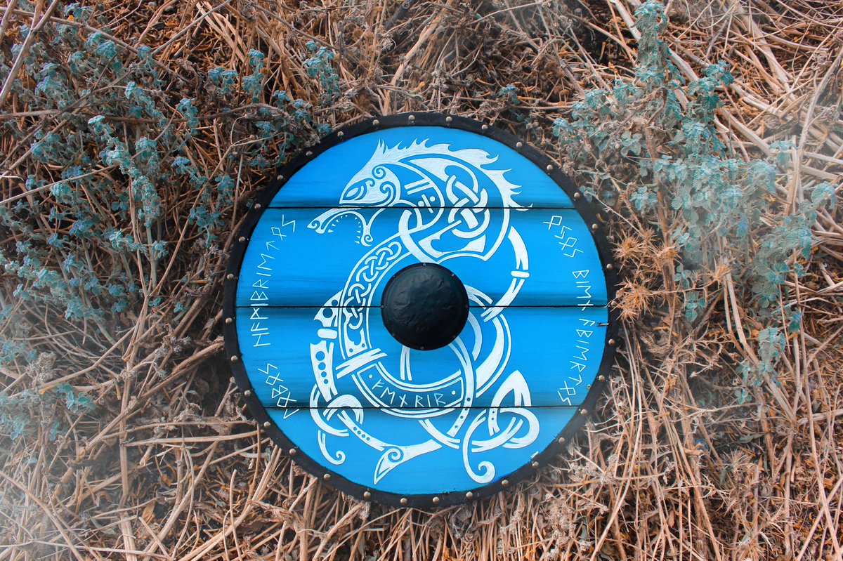 𝖊𝖛𝖞 tweet media