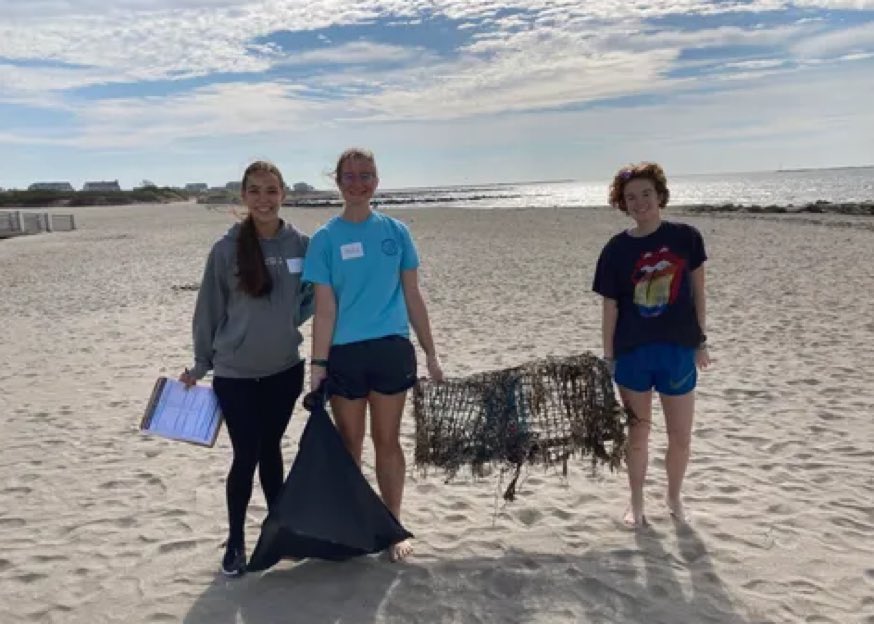Nick_Mazz32's tweet photo. @SaveTheBayRI  The community that you guys have built is astonishing. Keep the beaches clean!! Not only just the beaches but all of RI. The friends and family that have come out of this project is truly inspiring. @reginabell https://t.co/aWBL6DAPLG
