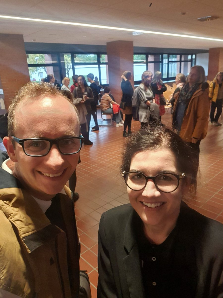 Heute bin ich zu Gast bei der <a href="/GansewigSimone/">Simone Gansewig</a> und den Berufsschullehrern (Apotheker) zu Gast. Toll diese deutschlandweite Vernetzung und so aufgeschlossene Kolleg:innen, herrlich.
@bs06hamburg