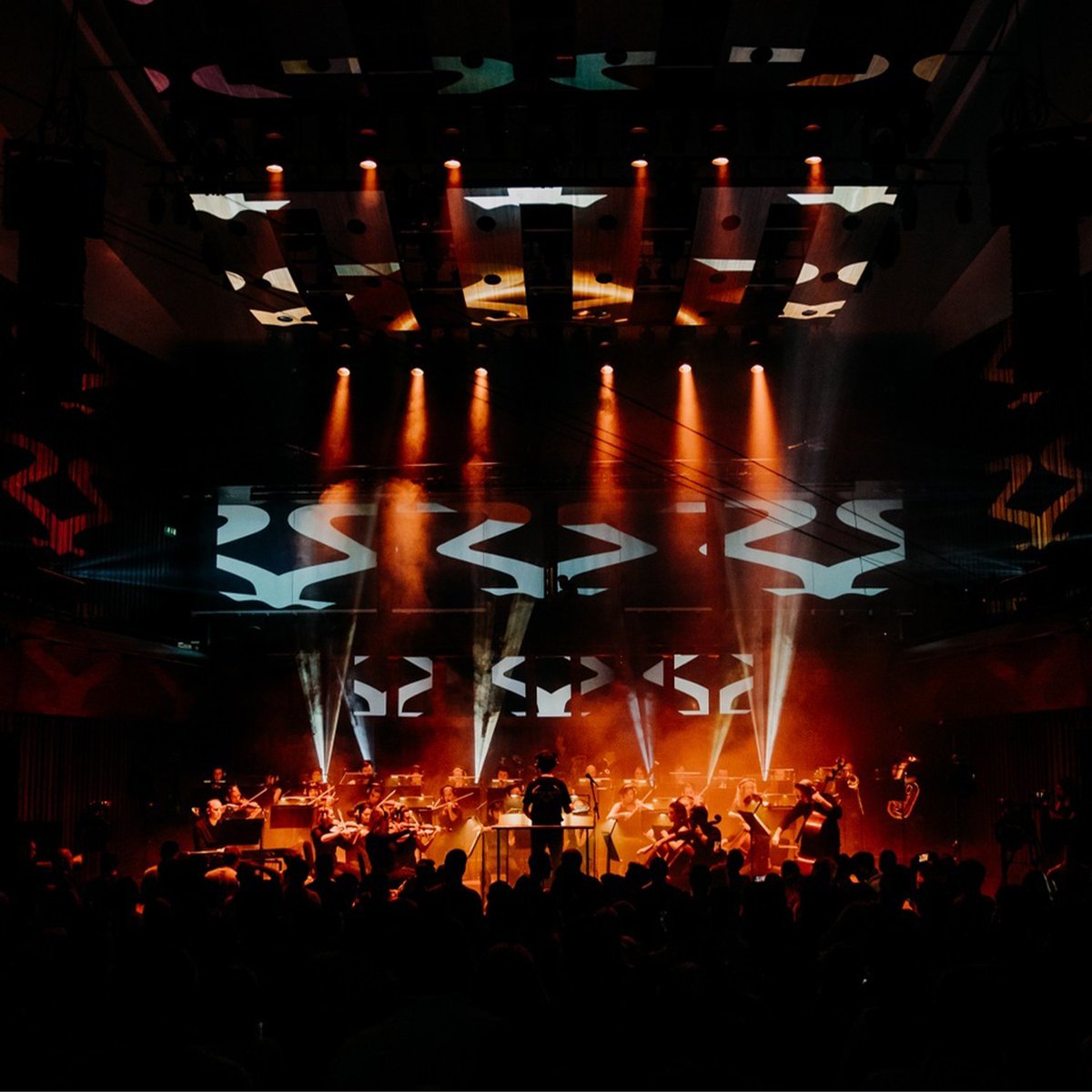 solidstatelogic's tweet image. How Ram Records, Solid State Logic and Guildhall pulled of a ‘Rave in a concert hall’

bit.ly/SSLSystemTOrch…

#SSL #SolidStateLogic #SSLSystemT #GuildhallSchoolOfMusicAndDrama #RAMRecords #MiltonCourt #DrumAndBass #BroadcastAudio #LivePerformance #AoIP #AdvancedAoIP #Dante