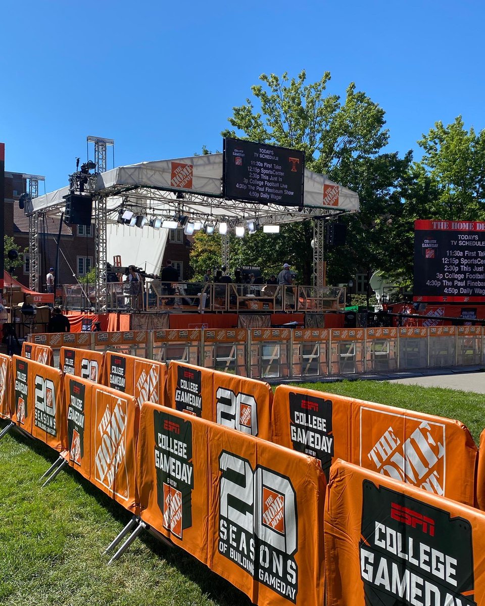 Vol_Sports's tweet photo. Welcome to Rocky Top! @CollegeGameDay https://t.co/VALp4Bv3cs
