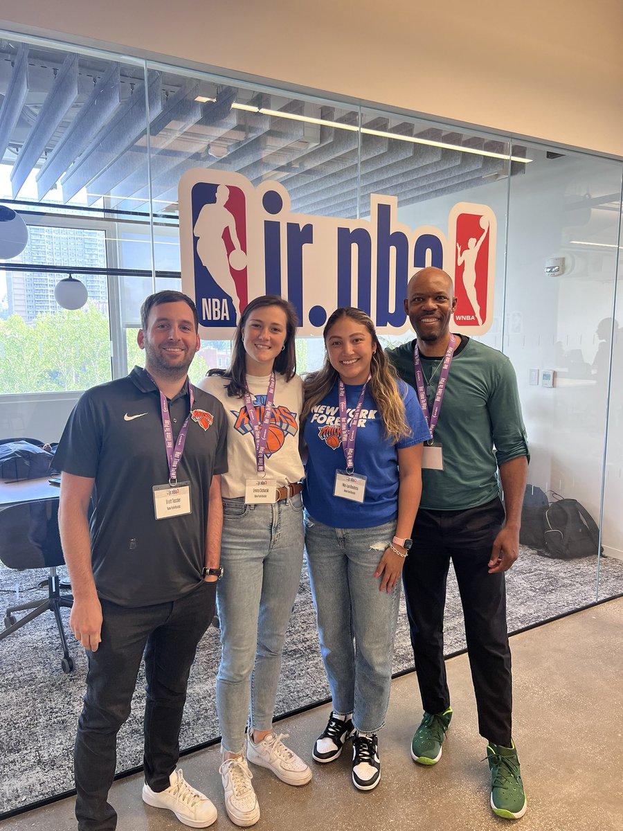 jasoncurry_nyc's tweet photo. LOVE CONNECTING WITH MY @juniorknicks FAMILY! An absolutely great event hosted by the @jrnba . #JrKnicks #JrNBA https://t.co/Y1Pg3eZDtc