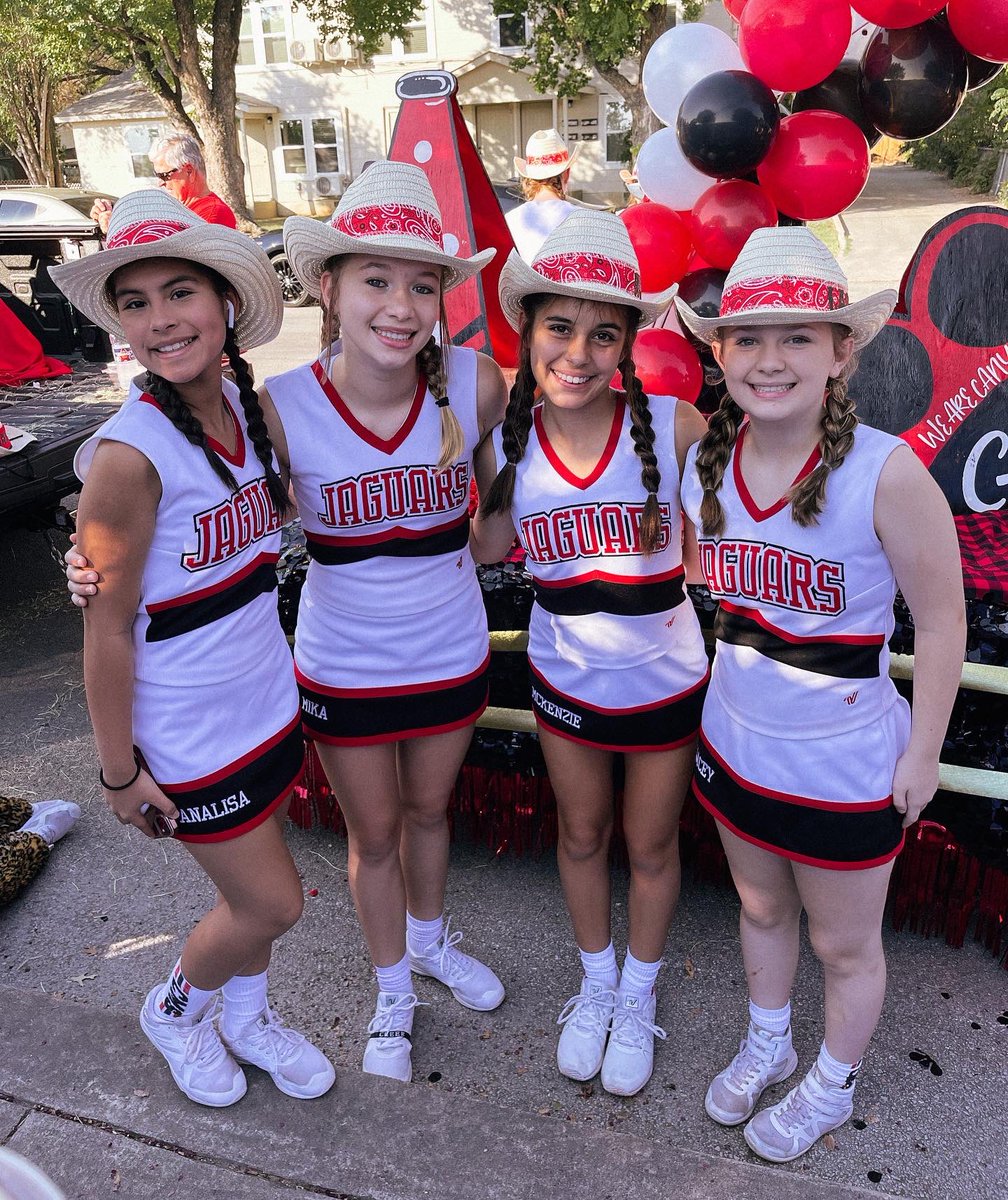 Comal County Fair Day! We love getting to represent our school, go Jags! 🐾❤️ <a href="/CanyonMiddle/">Canyon Middle School</a> @jess_carollo16 <a href="/MrsKaraJenkins/">Kara Jenkins</a> <a href="/c_quidachay/">Chelsea Quidachay</a> <a href="/braxtonhead/">Braxton Head</a> <a href="/lyonseducator/">Christina Lyons</a>
