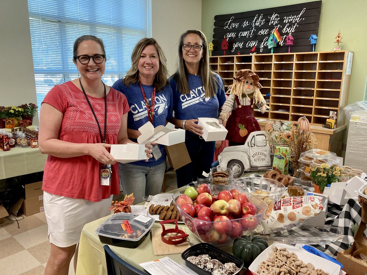 It’s FALL, Y’ALL! 🍁 Thank you  Clayton PTA for treating our educators to an autumn extravaganza!