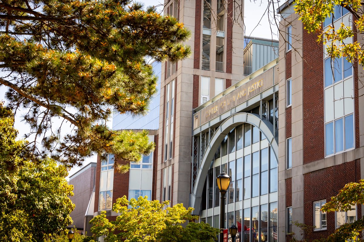 RutgersLaw's tweet image. Fall at #RutgersLaw. Join us: law.rutgers.edu

#FirstFullDayofFall🍂 #Newark #Camden #newjersey