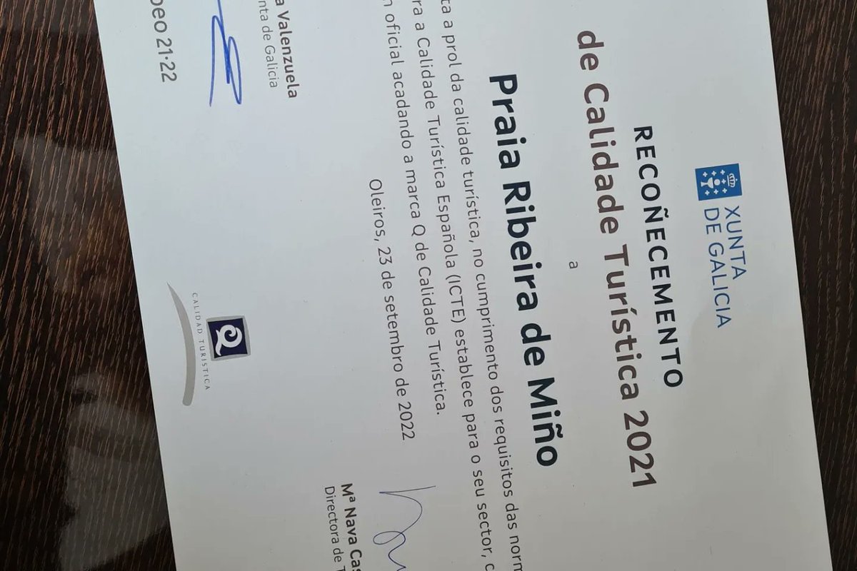 Mvfaraldo's tweet photo. Hoy con concejala Elena Lage, recogimos de Presidente @Xunta @AlfonsoRuedaGal diploma Recoñecemento Q Calidade Turística a Playa #ARibeira @ConcelloMino
Tb estaban delegado @gonzalotrenor, vicepdte @Depucoruna @XRegueira y d.xeral #turismo @castro_domingue
#Miñoéfuturo https://t.co/TrFMevxg3a