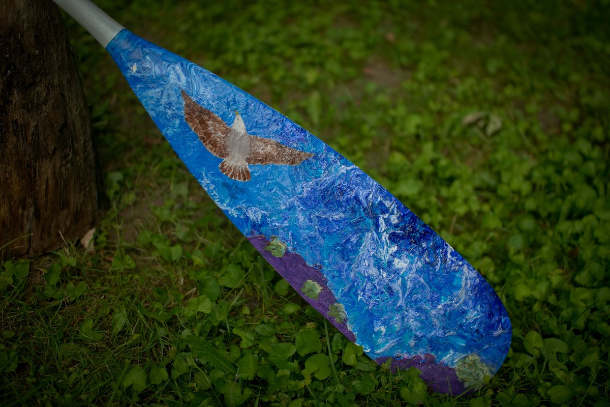 Take a self-guided art tour this fall and explore the Trent-Severn Trail Towns. This paddle is displayed at The Dockside Bistro  in Campbellford. 
 
🎨 Artist: Joey Todd 
📍The Dockside Bistro 
📍Campbellford, ON
 
#TSTTPaddleArt #TSWTrailTowns #DiscoverON