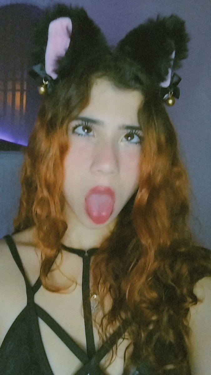 InitanBlanca's tweet photo. Miau 🤭 amé esas orejitas 🥺 https://t.co/7zRQ5K0sGC