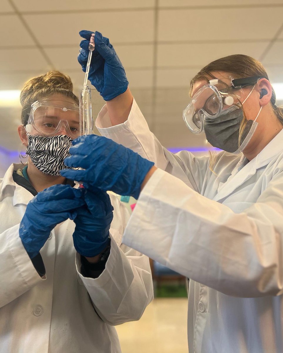 ASDWarriors's tweet photo. Mrs. Crawford’s Biology students completed a lab to investigate how starches can be broken down into sugars by enzymes in our bodies 🥼🧪🥽 https://t.co/oJ5Jby0itw