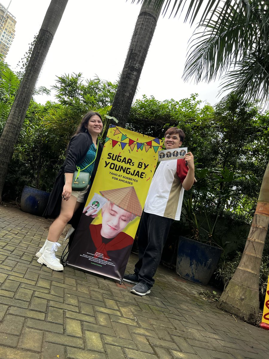 louweecandee's tweet photo. watched KPop Masterz 2
Thank you, #GenieGang for the free ticket of my son.
#Mom&SonBonding https://t.co/lAzVDmOTQv