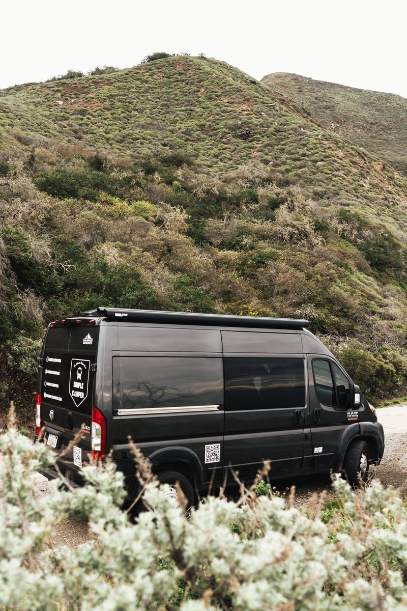 simplecampersHQ's tweet photo. Fall is upon us 🚐🍂🍁 #vanlife #travel #Autumn https://t.co/zX3Dvhpbwk