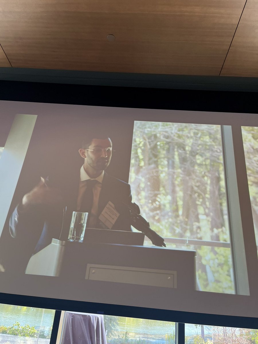 andreanikko's tweet photo. A passionate, joyful, and inspiring review of radiation therapy for the reluctant patient by @TheFeldmanMD this morning at the @HenryFordHealth Multidisciplinary Breast Cancer Symposium https://t.co/wiP6erJUUs