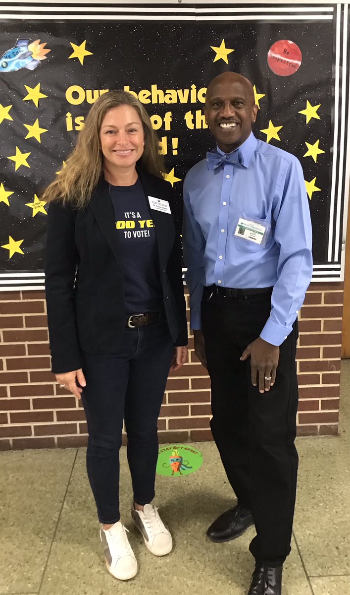 Sewells Point Elementary had a special visitor today. Thanks for visiting Dr. Martin.
#WeAreNPS