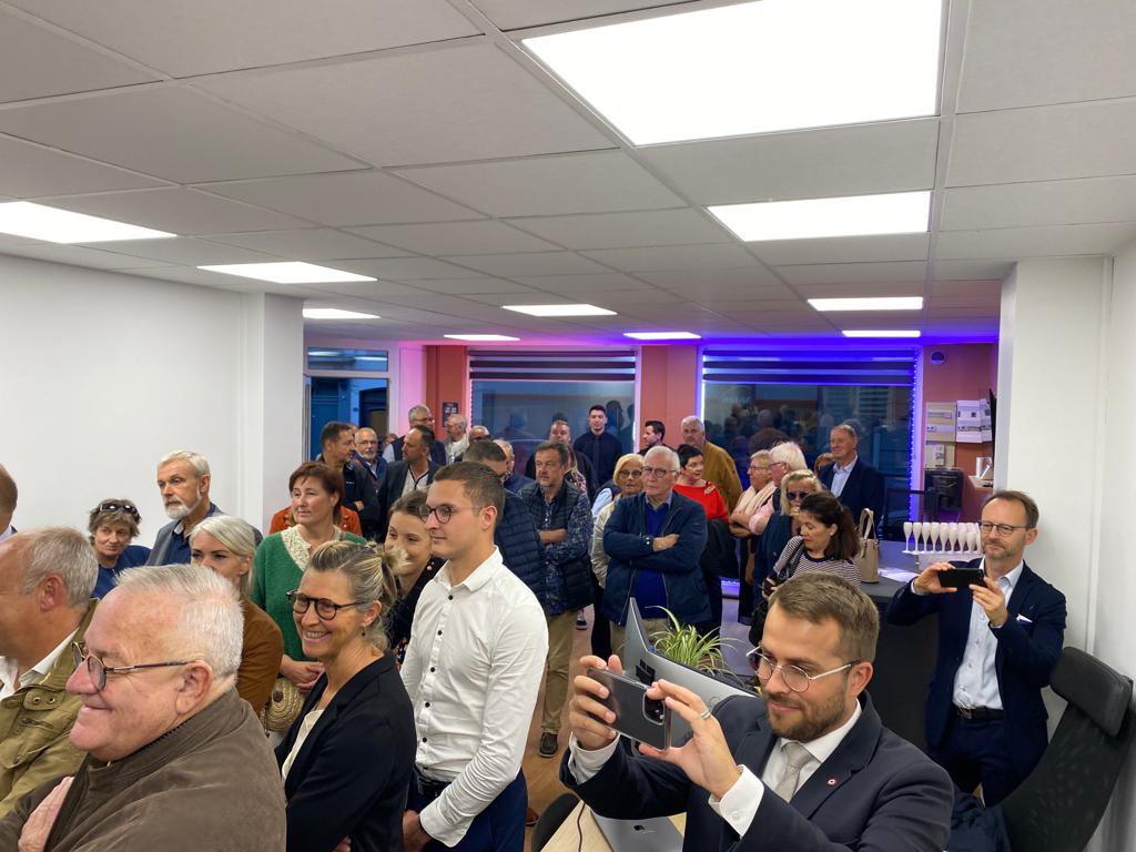 pierrickbrtlo's tweet photo. 📍Ce jeudi, j’ai eu l’honneur d’inaugurer ma permanence à Hazebrouck, en présence de mes collaborateurs. 
Je remercie tous les participants pour avoir été des nôtres lors de cette réception.

#pierrickberteloot
#flandre
#hazebrouck
#inauguration https://t.co/712LsFg75Q