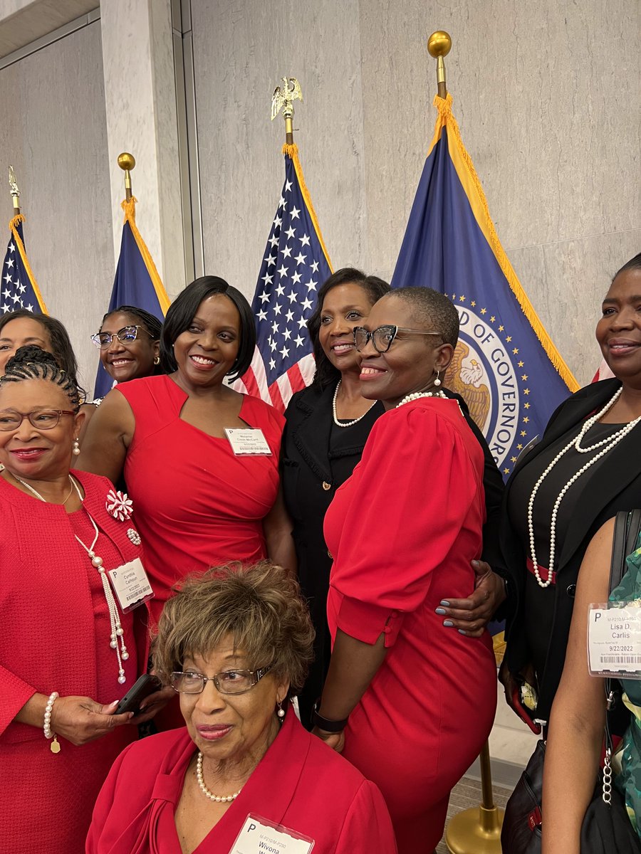 SpelmanCollege's tweet photo. Yesterday a host of Spelman alumnae and faculty gathered in Washington, D.C., to celebrate the ceremonial swearing in of Federal Reserve governor Dr. Lisa D. Cook, C'86. Dr. Cook is the first Black woman to be confirmed as a Federal Reserve governor. Congratulations, Dr. Cook! https://t.co/vqJmM3gmCl