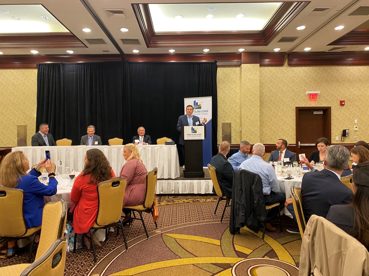 Wonderful evening with RI's mayors, town managers and municipal staff at our 54th annual dinner. 

Thank you <a href="/GovDanMcKee/">Governor Dan McKee</a> <a href="/RISpeaker/">K. Joseph Shekarchi</a> <a href="/SenatorRuggerio/">Dominick Ruggerio</a> for your support of #cities #towns.