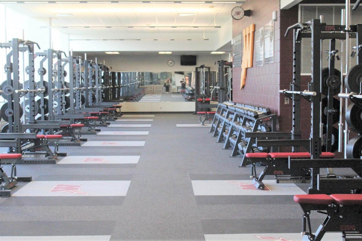 WaterlooSchools's tweet photo. East & West athletes are now enjoying wonderful new equipment in both weight rooms! The new weight rooms allow both schools to improve student strength, speed, & overall athletic abilities as well as help build mental toughness.
#BeBold #WaterlooProud #wahawkpride #trojannation https://t.co/qfLGpKZBiX