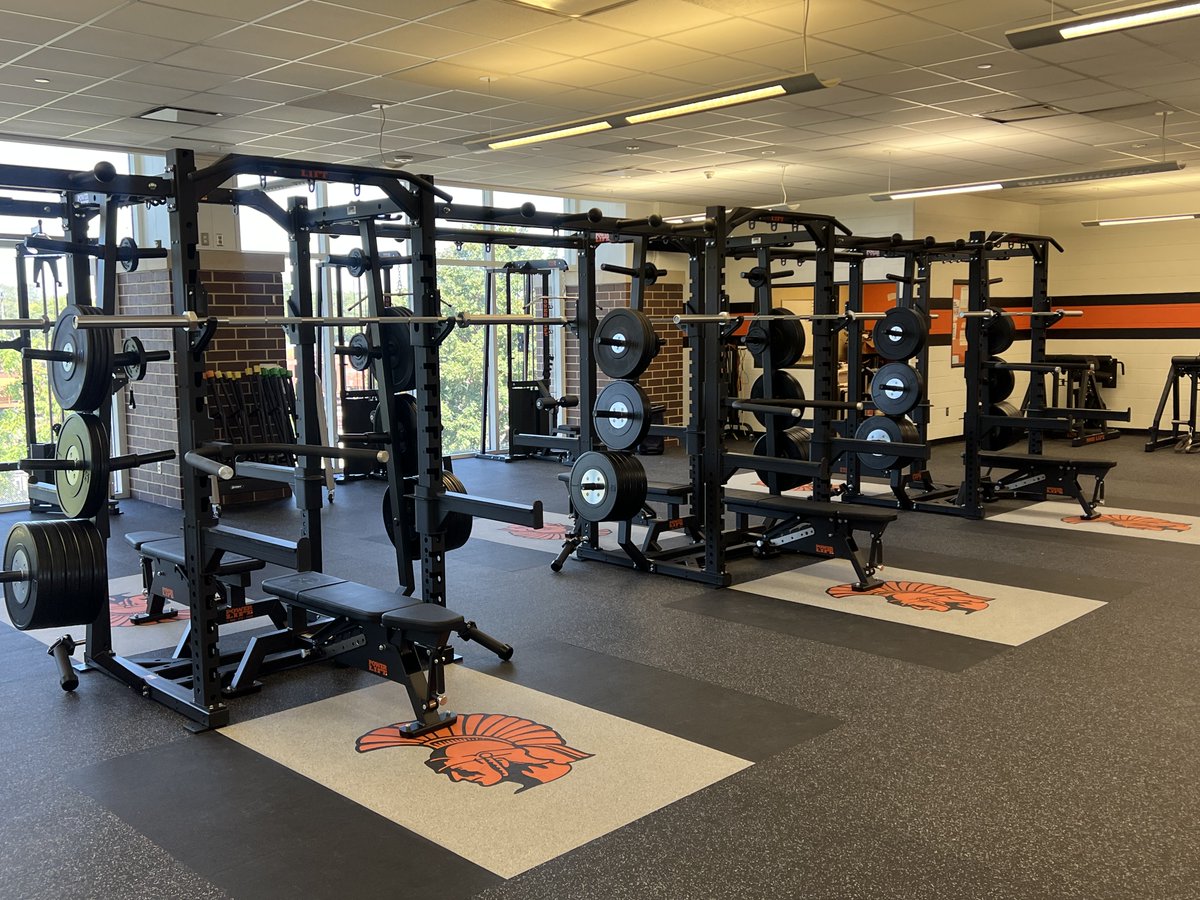 WaterlooSchools's tweet photo. East & West athletes are now enjoying wonderful new equipment in both weight rooms! The new weight rooms allow both schools to improve student strength, speed, & overall athletic abilities as well as help build mental toughness.
#BeBold #WaterlooProud #wahawkpride #trojannation https://t.co/qfLGpKZBiX