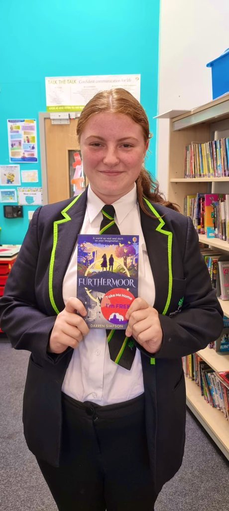 OfficialNUSA's tweet photo. When you get sent free books and pupils queue to read them 😍🥰 That’s #TheNUSAWay! At #AmazingNUSA we read. This weekend, immerse yourselves in a book; you’ll thank us later 💯✨📚 Special thanks to our #ReadingTeam @StandenSusan @StevieBarkerEDU 🔥 https://t.co/WbrIqBBFQH