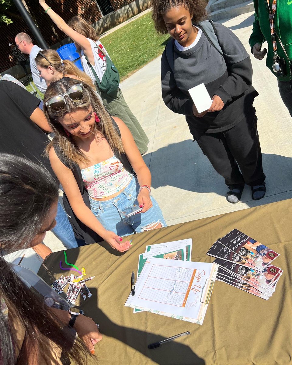 AGirlLikeMeNet1's tweet photo. We are at OTC’s Picnic introducing our  1st chapter on campus, stop by our table we are here until 1.
#AGLMN #AEC #CollegeChapters #OTC #417Land #Community https://t.co/0KhYh562g8