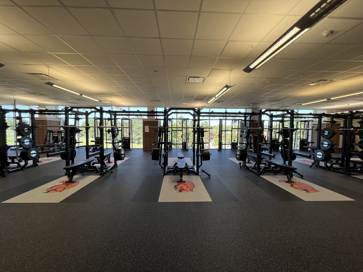 WaterlooSchools's tweet photo. East & West athletes are now enjoying wonderful new equipment in both weight rooms! The new weight rooms allow both schools to improve student strength, speed, & overall athletic abilities as well as help build mental toughness.
#BeBold #WaterlooProud #wahawkpride #trojannation https://t.co/qfLGpKZBiX