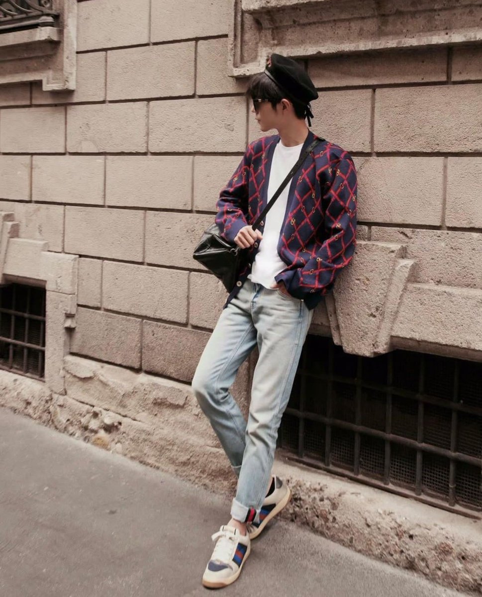 xiaomizhan's tweet photo. Milan fashion week #cats #weiwuxian #theuntamed #xiaofeixia #xiaozhanstudio #doulucontinent #xiaozhanxnars #chinesedrama #weiying #lanwangi #xiaozhanedit #french #shiying #thelongestpromise #american #london #lanzhan #xiaozhan91xnine #lanzhanxian #cdrama https://t.co/yhY8lMgPGT