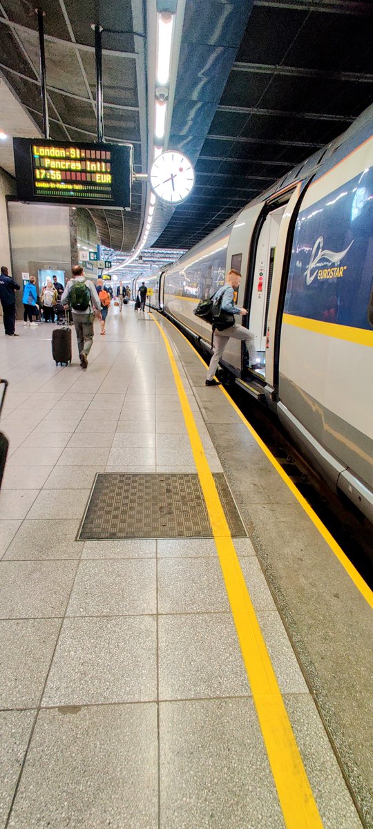 SpOrthopod's tweet image. Great day of practical skills with @lima_corporate in #Ghent  
#Stemless RSA, Axioma 
Augmented 360 #glenoid 
A very well organised day and a great venue @orsiacademy