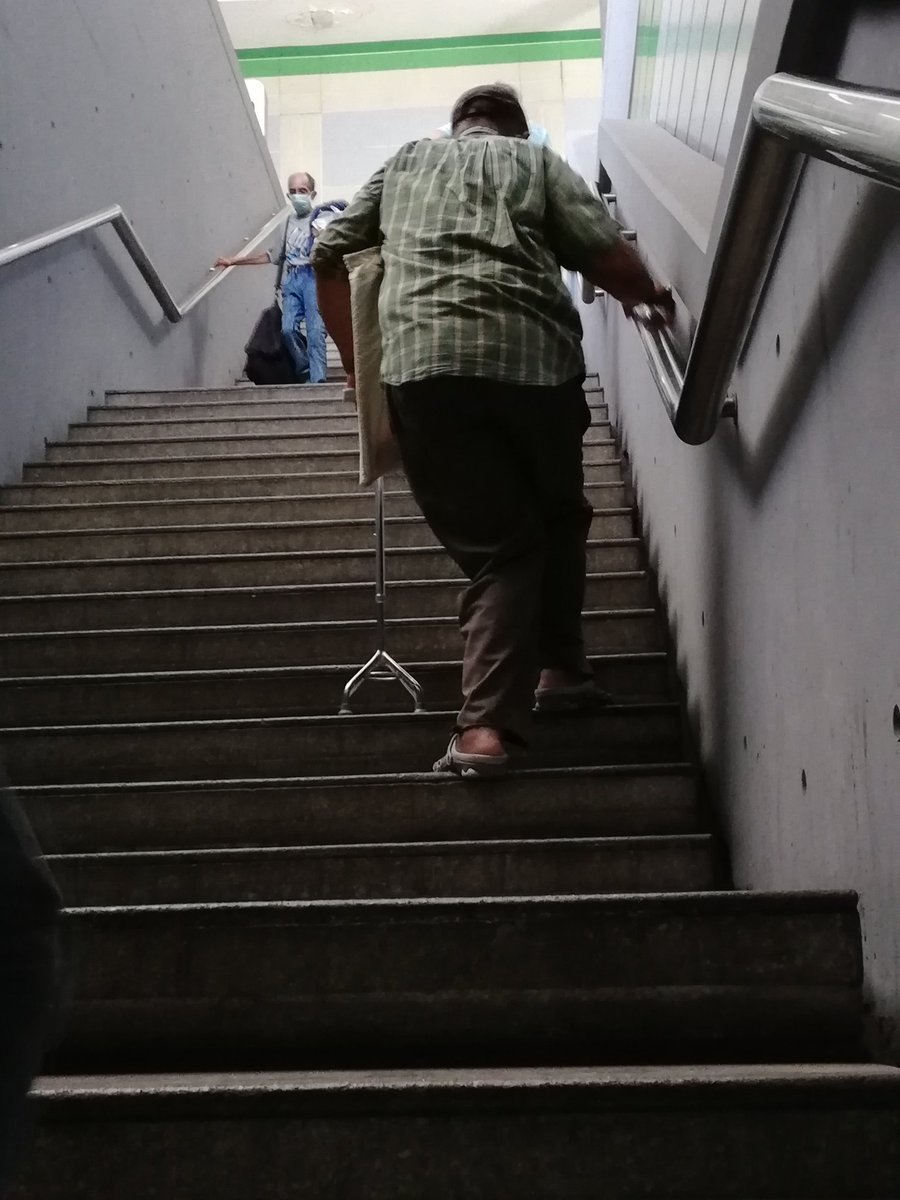 duvan_galbis's tweet photo. #23Sept || Adultos mayores y personas con movilidad reducida claman a gerentes del @metro_caracas y a su actual presidente @duboulayperozo recuperar y activar escaleras mecánicas y elevadores 📸 Imágenes Est. 𝗟𝗼𝘀 𝗝𝗮𝗿𝗱𝗶𝗻𝗲𝘀
#24Sep
#DuvanInforma
@Conapdis https://t.co/DVvxXMzye4