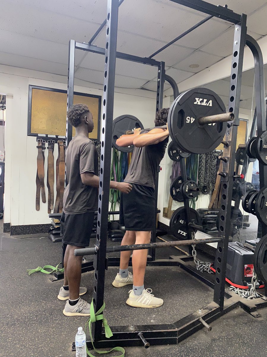 EagleBoysSoccer's tweet photo. Putting in that leg work after school yesterday! #letsgo #weliftweights https://t.co/wa46wGENoc