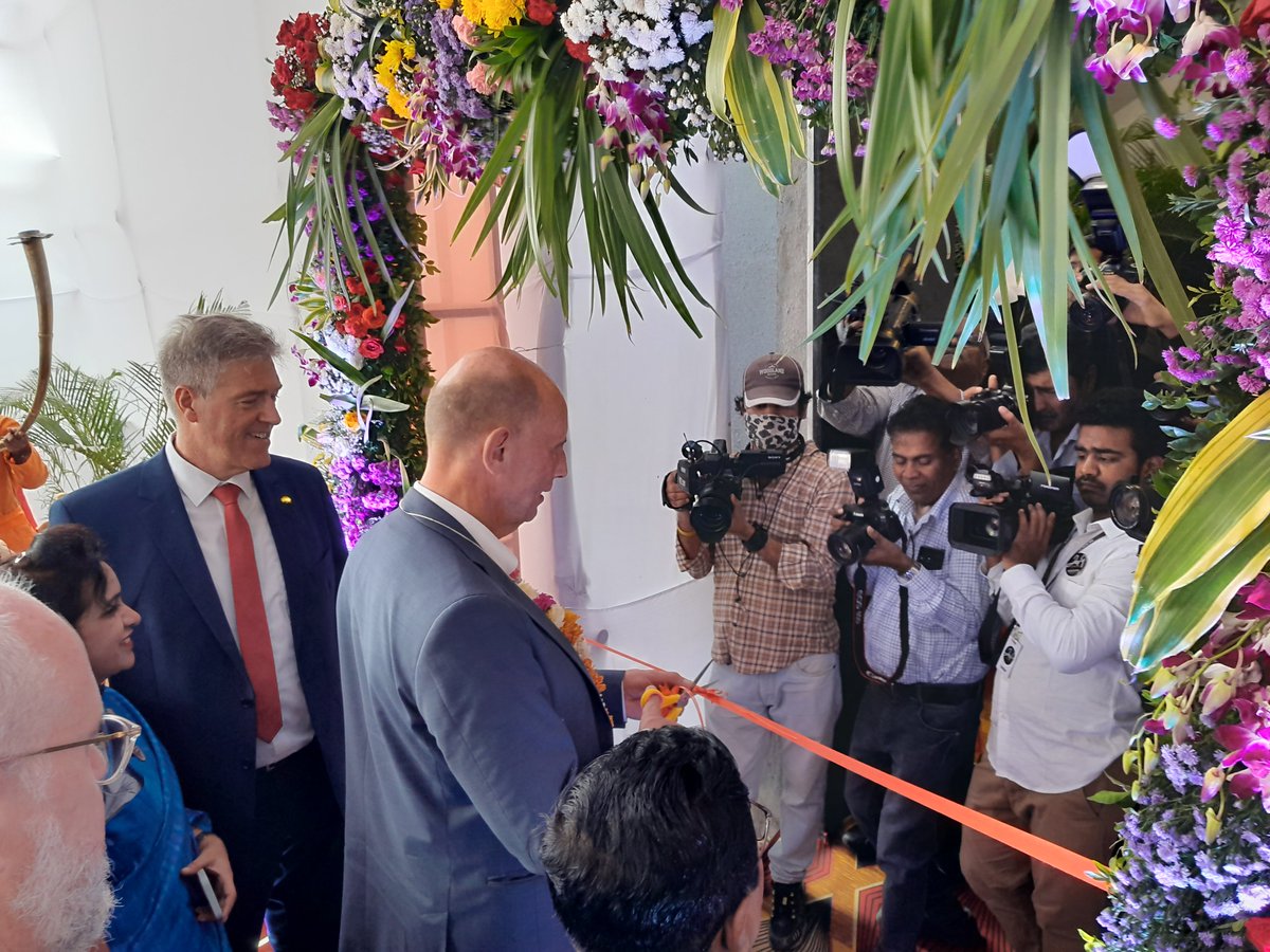 tmwllr_th's tweet photo. #thurindia2022: Offizielle Eröffnung des Produktionsstandorts von #GBneuhaus im indischen #Pune durch Minister @WTiefensee. Gemeinsam mit JointVenture-Partner @techexpertindia betreibt der Südthüringer Spezialist für Oberflächenversiegelungen hier eine Tauchbeschichtungsanlage. https://t.co/bq8M8kwTlf