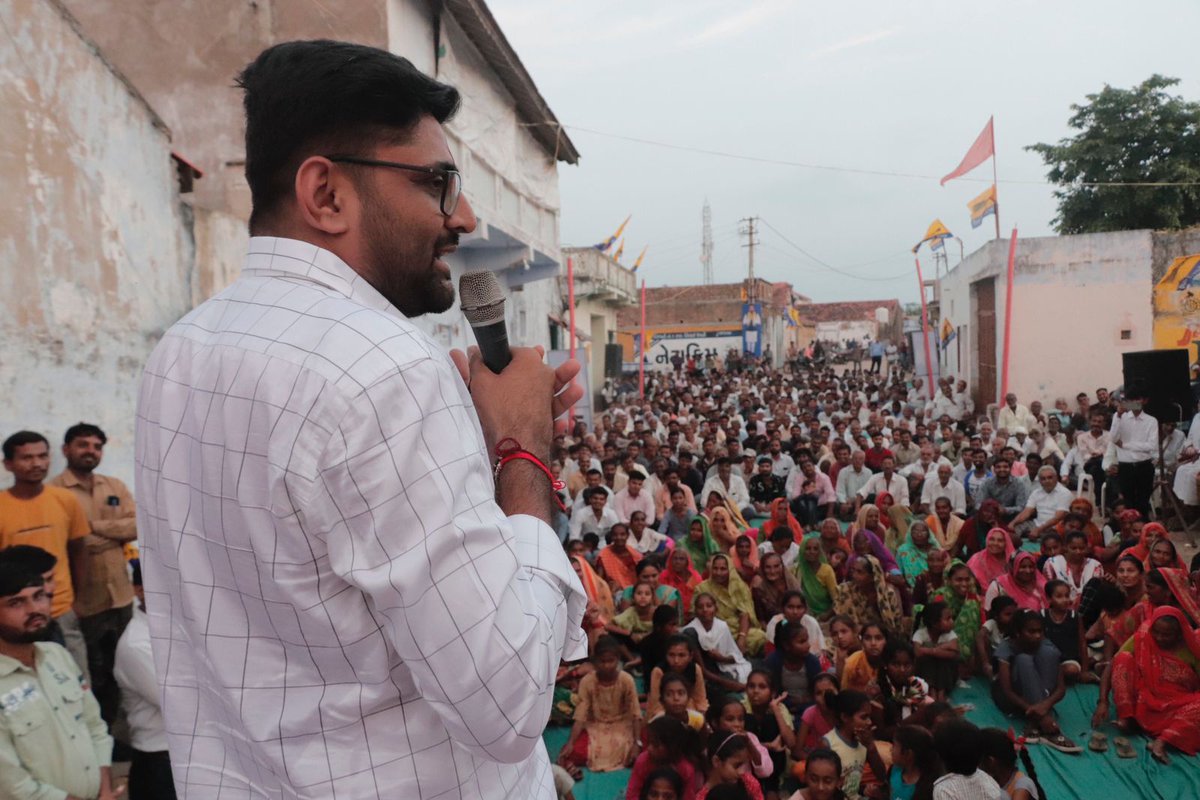 Gopal_Italia's tweet photo. Small village Jansabha at village 'Sadala' https://t.co/0nUSaIAKOS