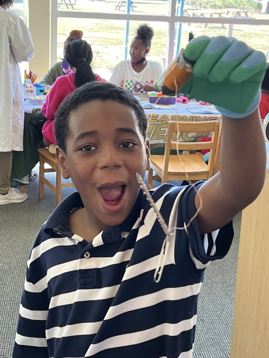 jameka80's tweet photo. The mobile STEM bus came to the Wood today and I think it’s safe to say that my students were excited about creating their own electromagnet. #ExcitedAboutLearning https://t.co/YBp3ithyee