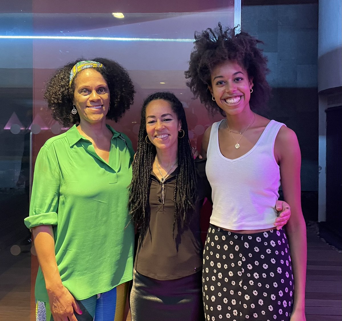 Fabulous evening @BernardineEvari and Konya @thekannehmasons for the paperback launch of Manifesto @southbankcentre last night 📖🎉